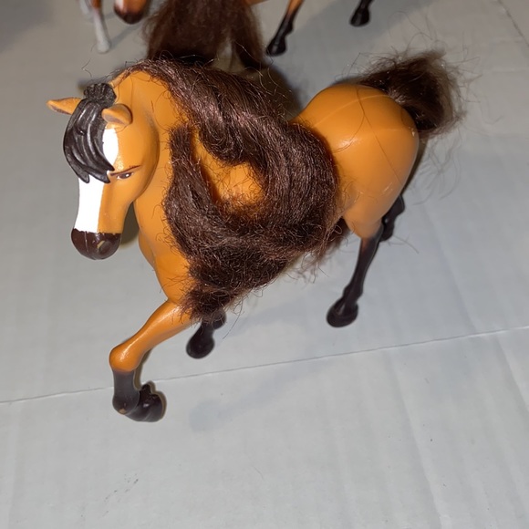 DWA LLC Just Play Four Horses And One Colt - Picture 2 of 16